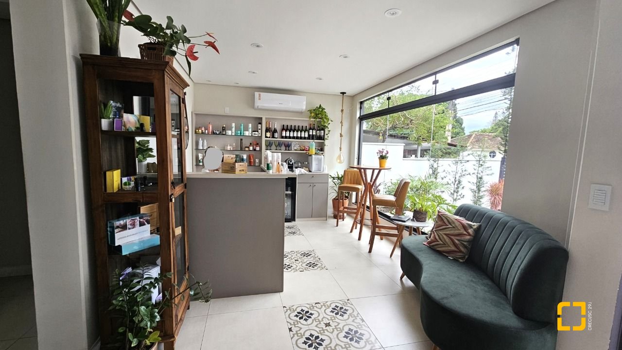 Prédio com 240m², 2 garagens, no bairro Jardim Atlântico em Florianópolis
