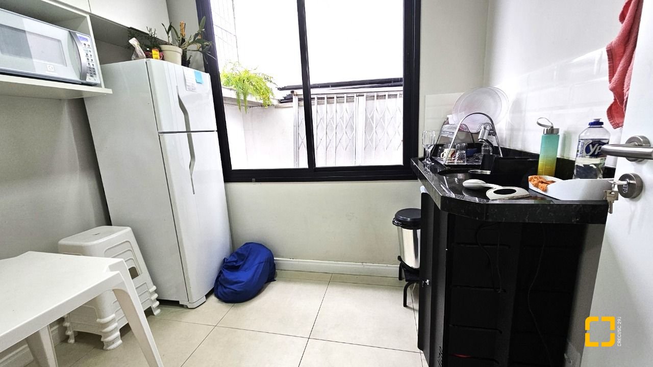 Prédio com 240m², 2 garagens, no bairro Jardim Atlântico em Florianópolis