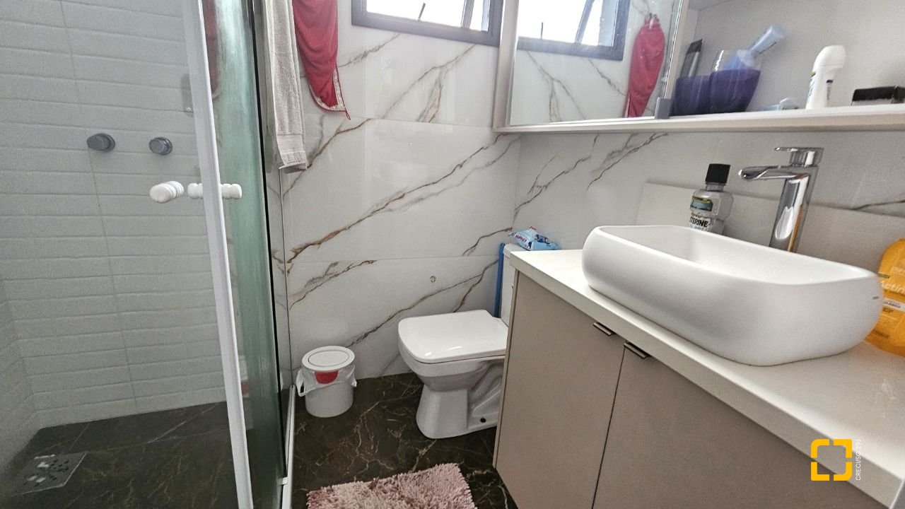 Prédio com 240m², 2 garagens, no bairro Jardim Atlântico em Florianópolis