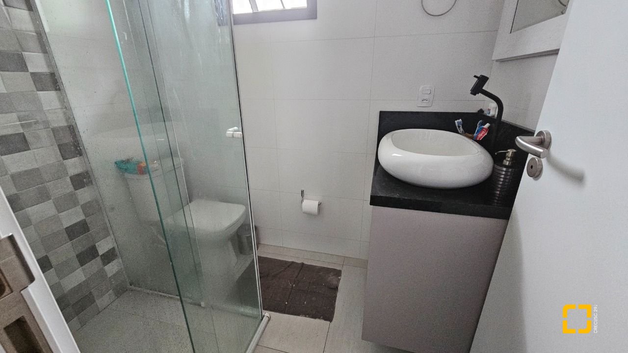 Prédio com 240m², 2 garagens, no bairro Jardim Atlântico em Florianópolis