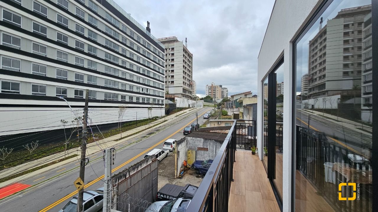 Prédio com 240m², 2 garagens, no bairro Jardim Atlântico em Florianópolis