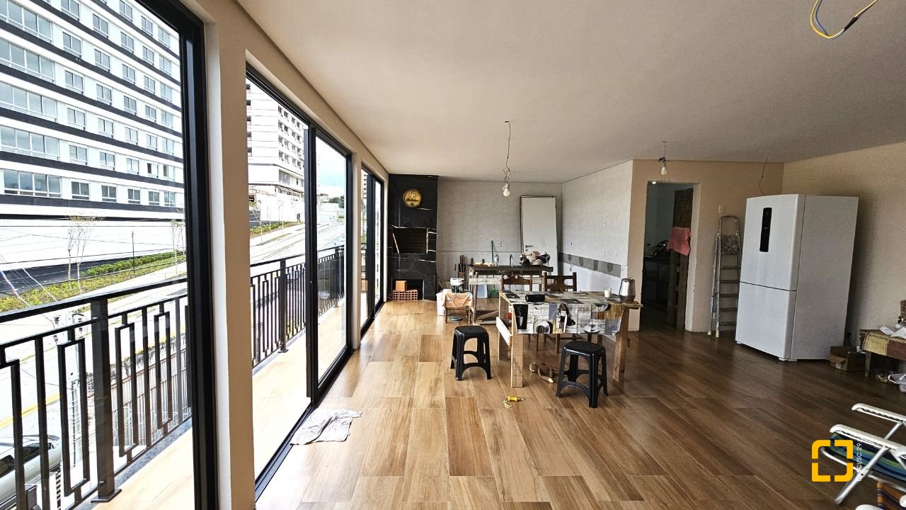 Prédio com 240m², 2 garagens, no bairro Jardim Atlântico em Florianópolis