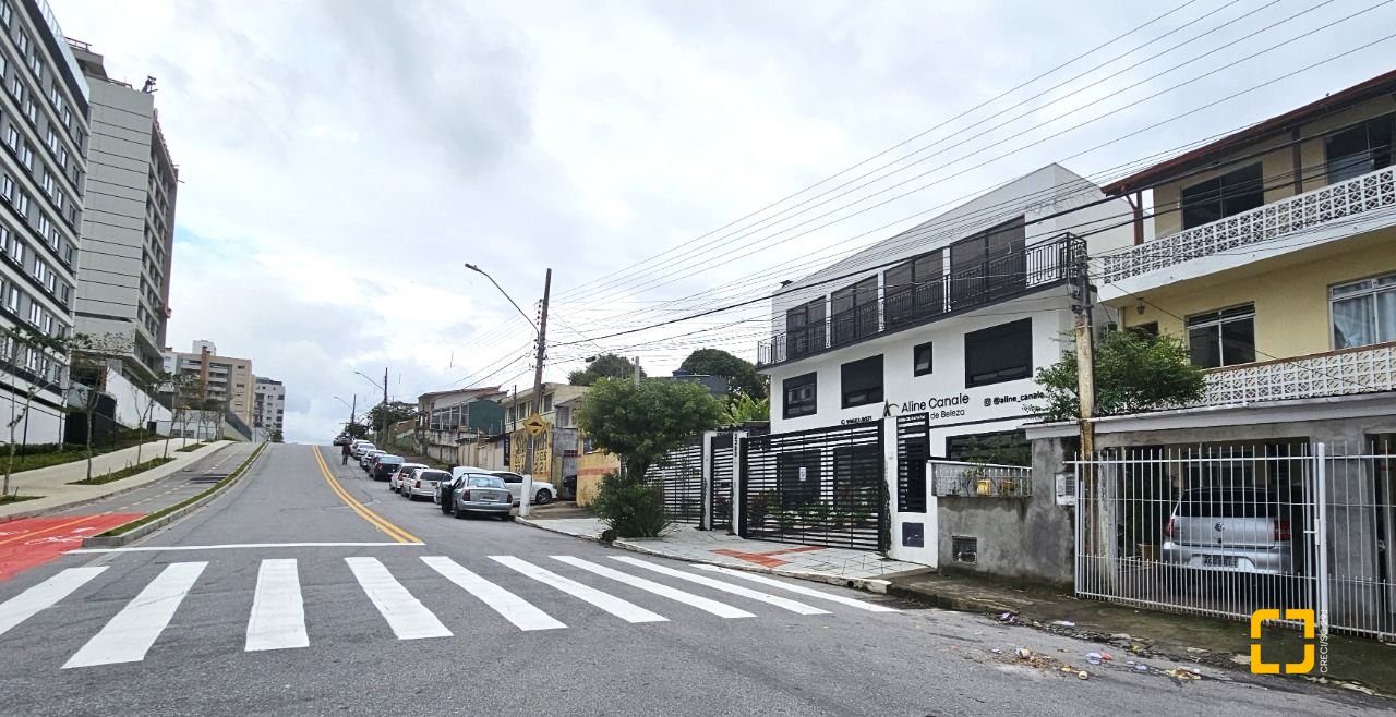 Prédio com 240m², 2 garagens, no bairro Jardim Atlântico em Florianópolis