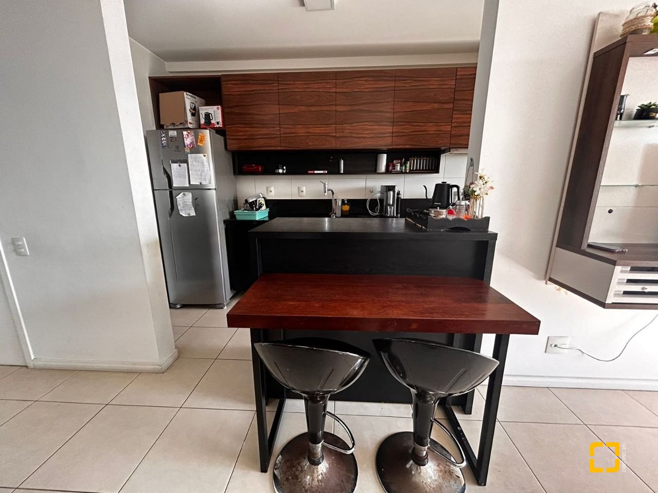 Apartamento com 83m², 3 quartos (sendo 1 suíte), 2 garagens, no bairro Pagani em Palhoça