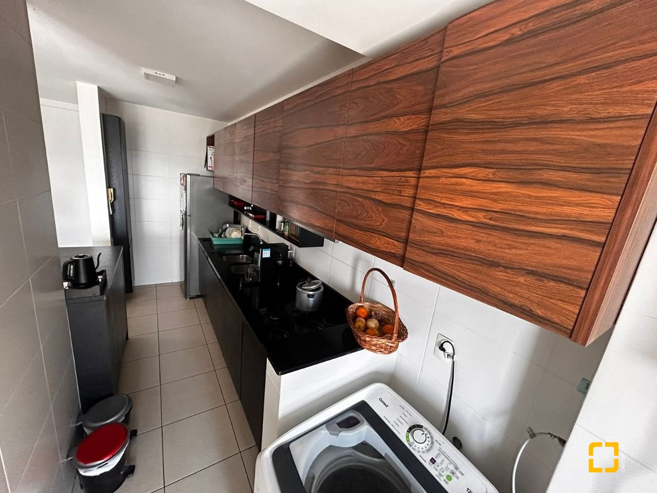 Apartamento com 83m², 3 quartos (sendo 1 suíte), 2 garagens, no bairro Pagani em Palhoça