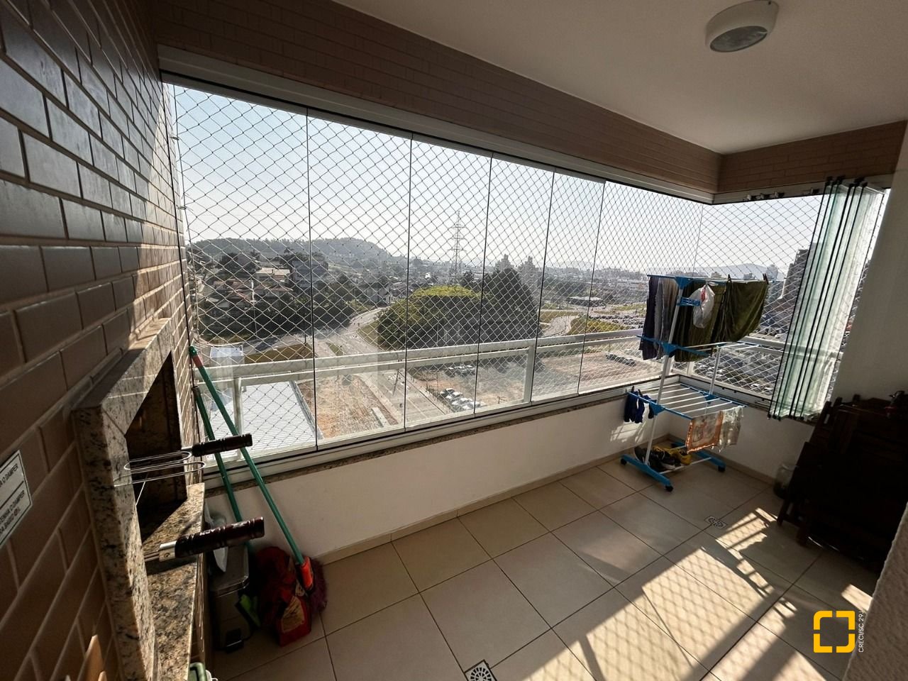 Apartamento com 83m², 3 quartos (sendo 1 suíte), 2 garagens, no bairro Pagani em Palhoça