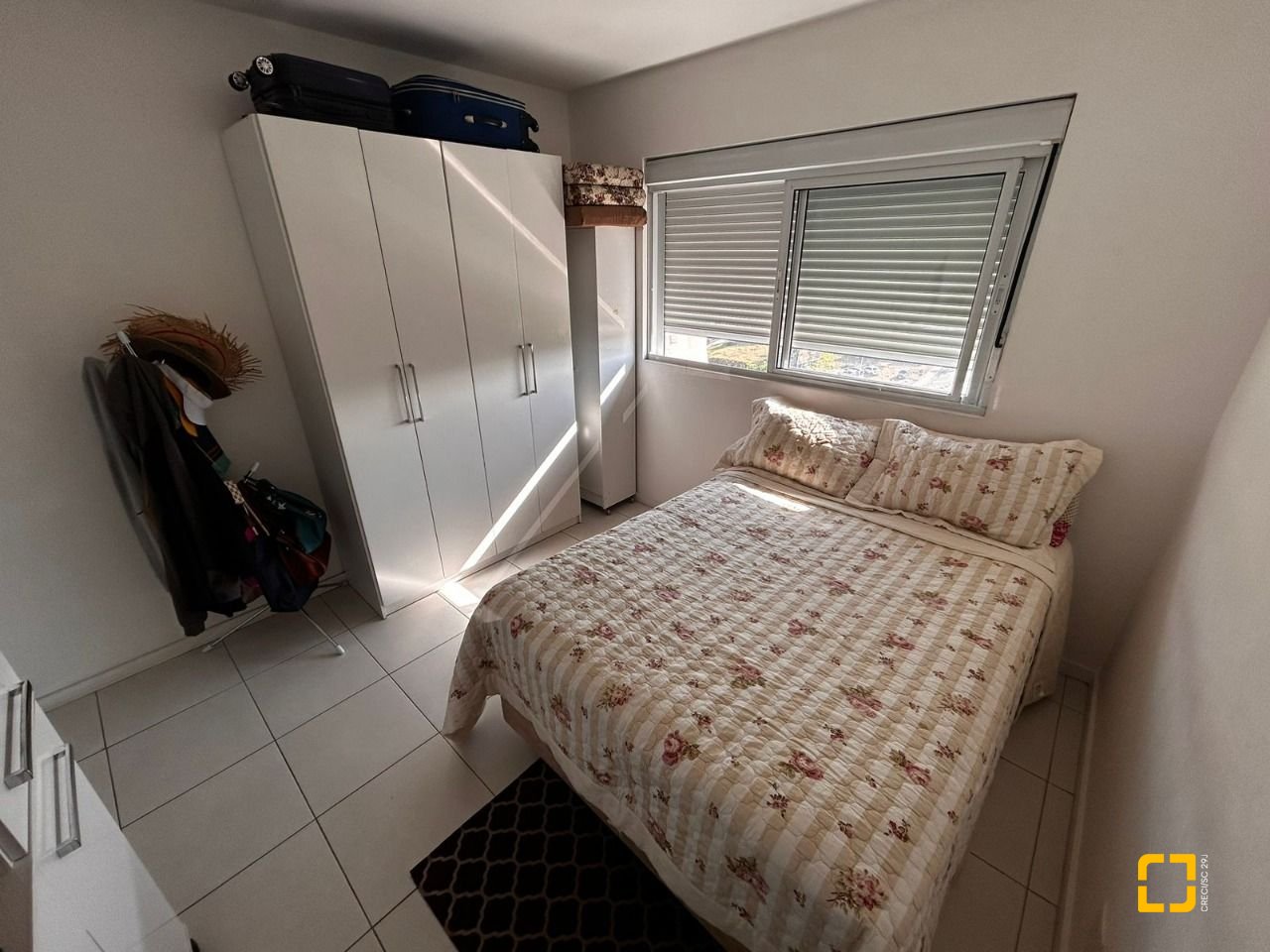 Apartamento com 83m², 3 quartos (sendo 1 suíte), 2 garagens, no bairro Pagani em Palhoça