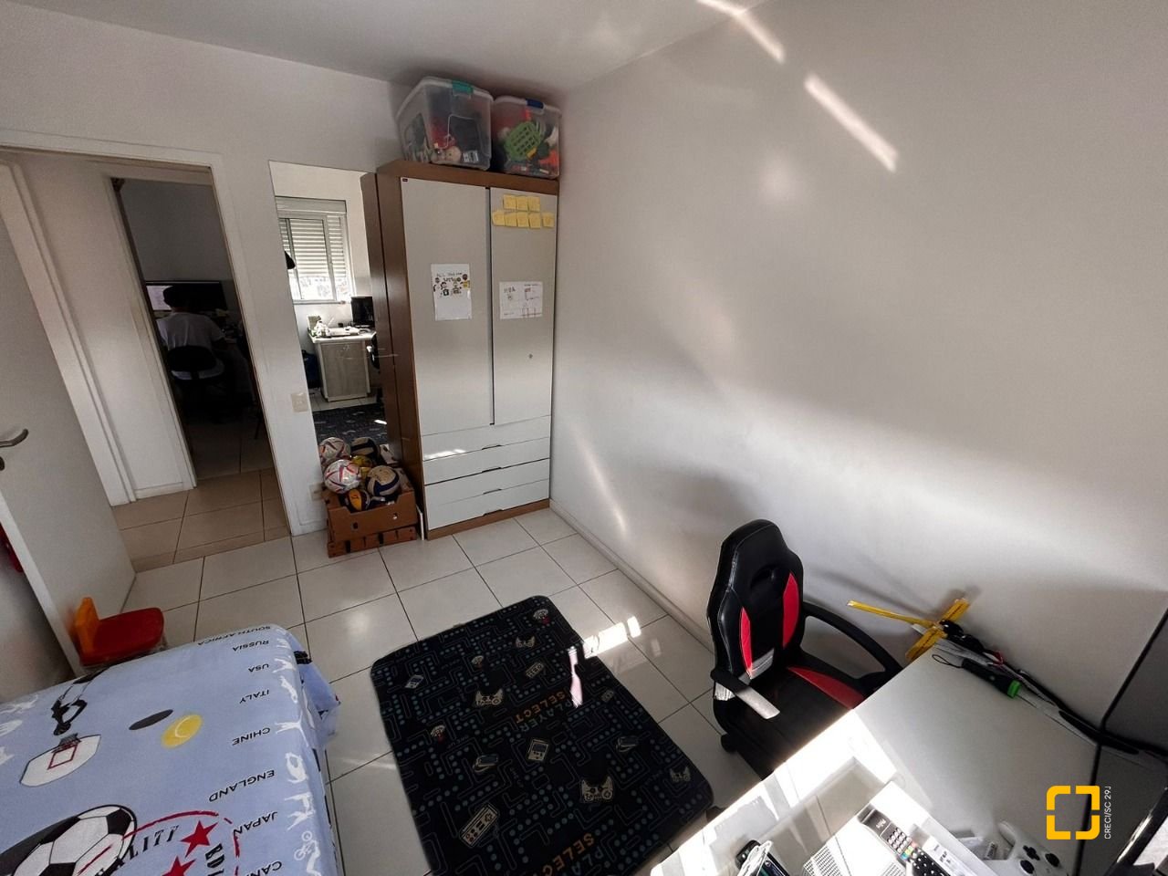 Apartamento com 83m², 3 quartos (sendo 1 suíte), 2 garagens, no bairro Pagani em Palhoça