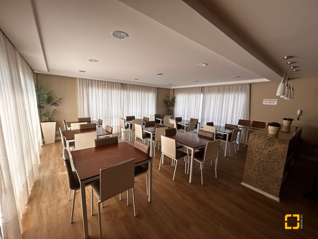 Apartamento com 83m², 3 quartos (sendo 1 suíte), 2 garagens, no bairro Pagani em Palhoça