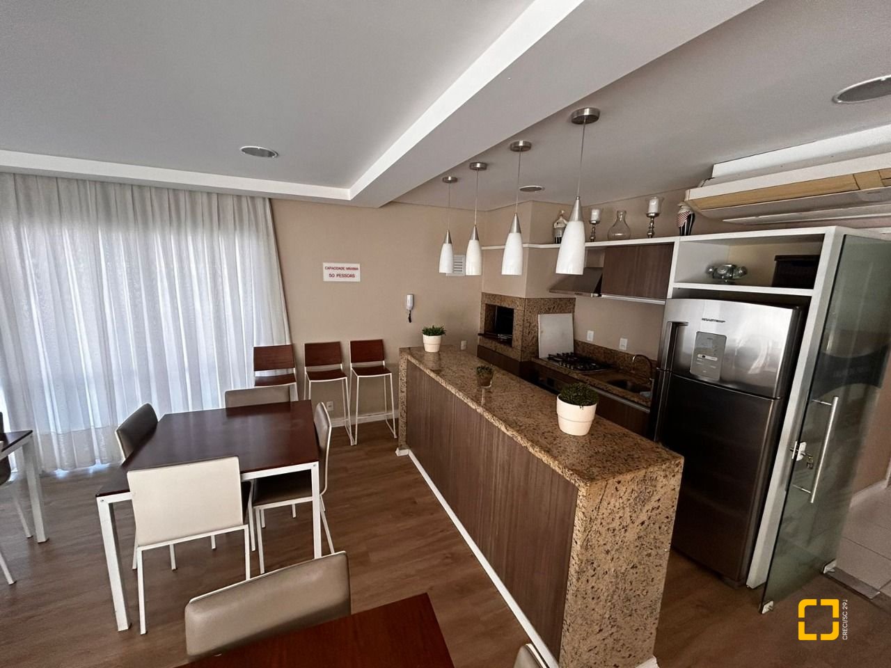 Apartamento com 83m², 3 quartos (sendo 1 suíte), 2 garagens, no bairro Pagani em Palhoça
