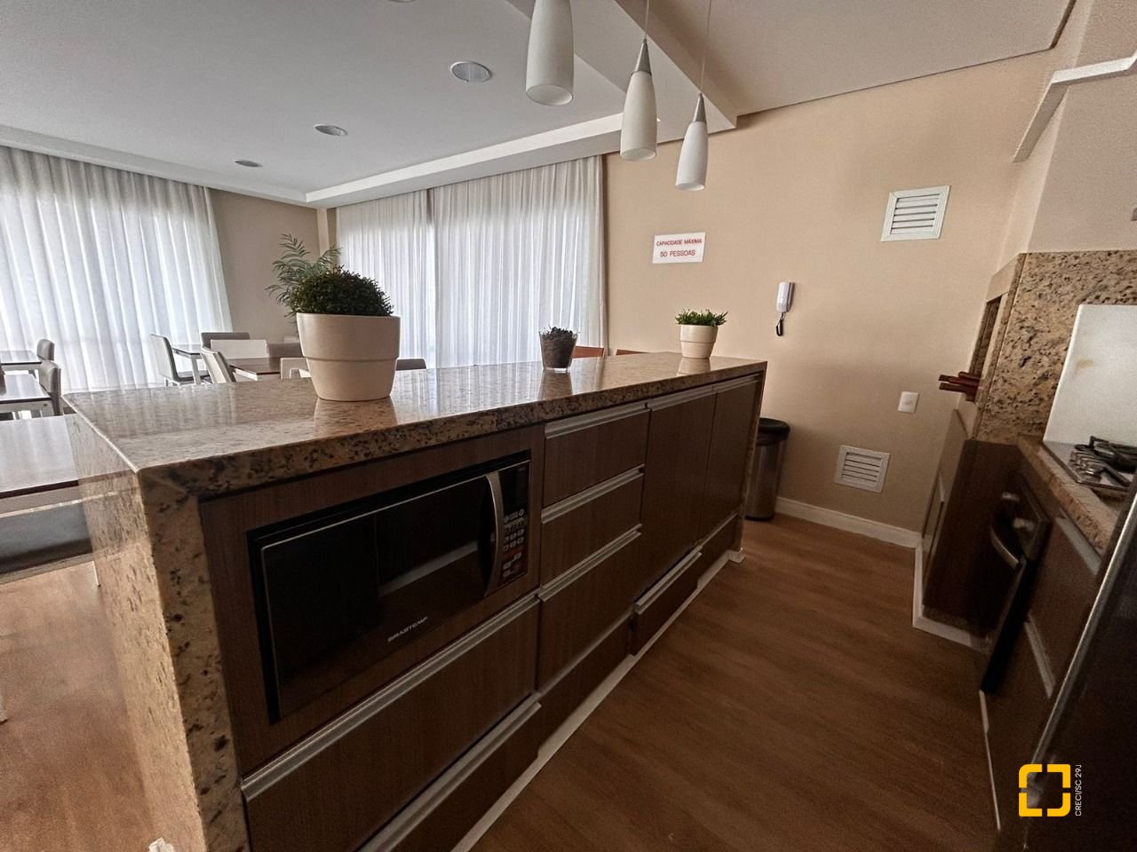 Apartamento com 83m², 3 quartos (sendo 1 suíte), 2 garagens, no bairro Pagani em Palhoça