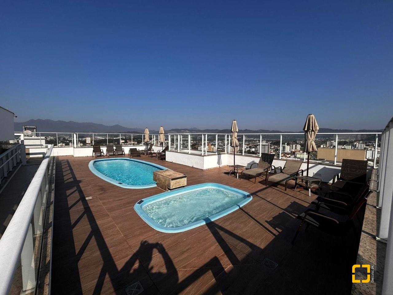 Apartamento com 83m², 4 quartos (sendo 1 suíte), 2 garagens, no bairro Pagani em Palhoça