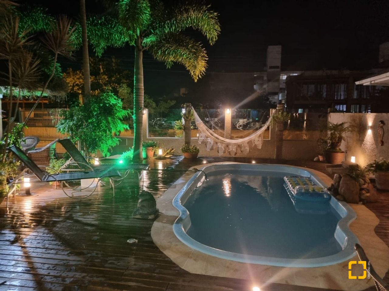 Casa com 567m², 6 quartos (sendo 2 suítes), 3 garagens, no bairro Ingleses em Florianópolis