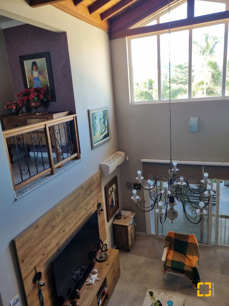 Casa com 567m², 6 quartos (sendo 2 suítes), 3 garagens, no bairro Ingleses em Florianópolis