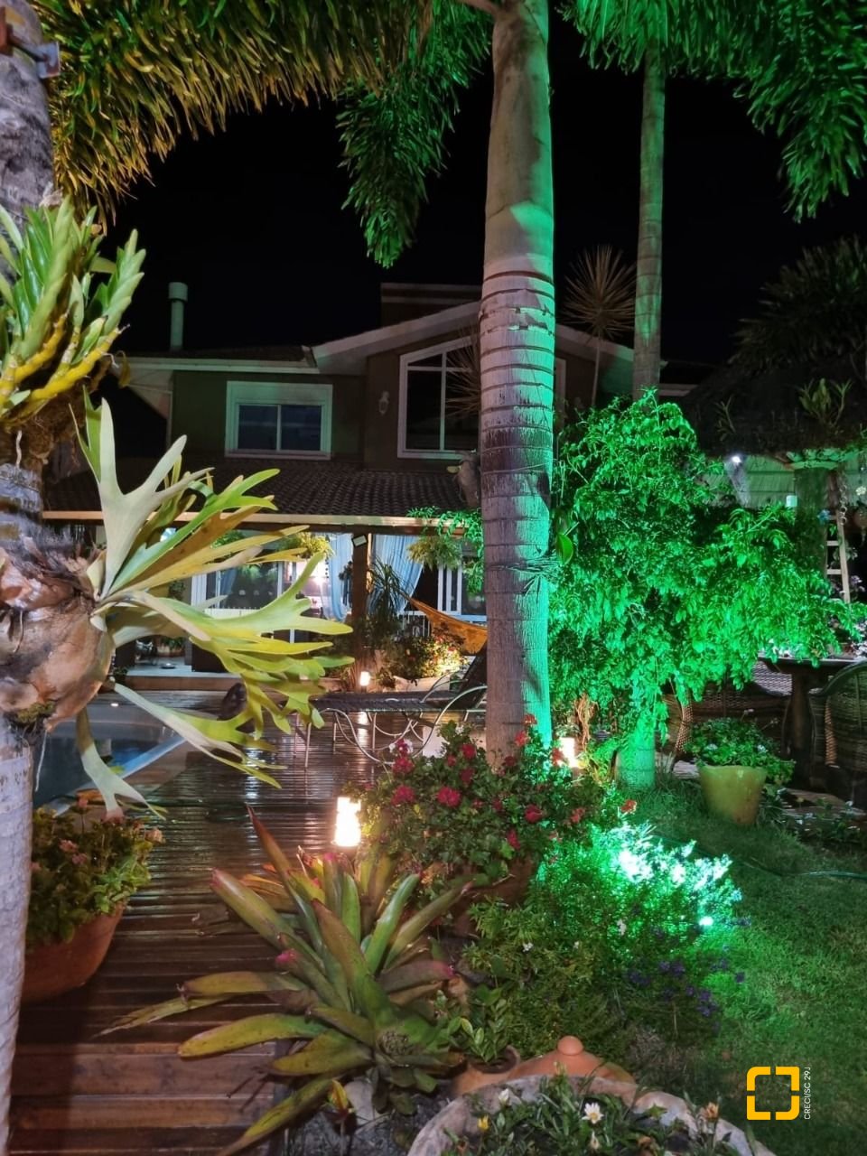 Casa com 567m², 6 quartos (sendo 2 suítes), 3 garagens, no bairro Ingleses em Florianópolis
