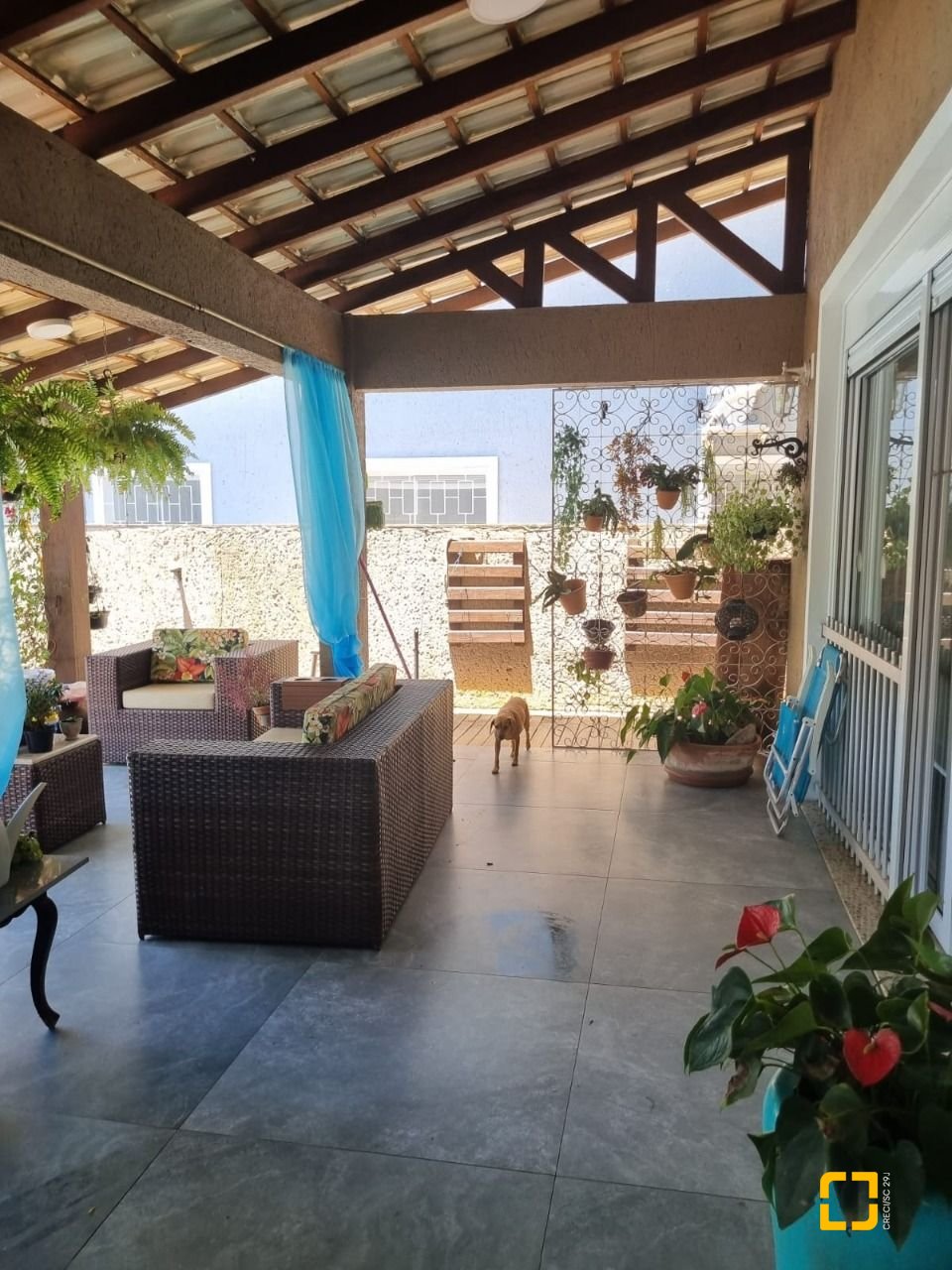 Casa com 567m², 6 quartos (sendo 2 suítes), 3 garagens, no bairro Ingleses em Florianópolis
