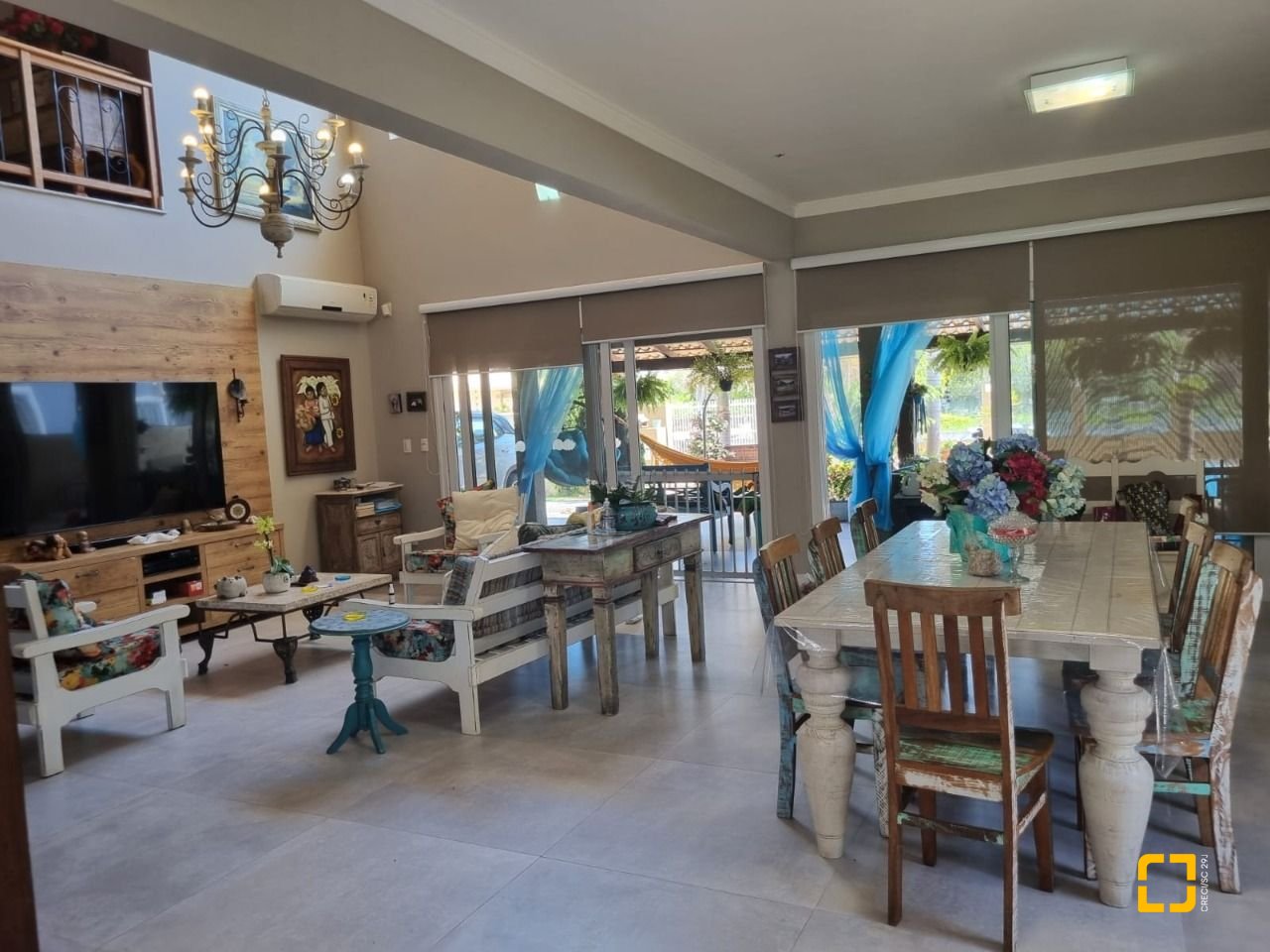 Casa com 567m², 6 quartos (sendo 2 suítes), 3 garagens, no bairro Ingleses em Florianópolis