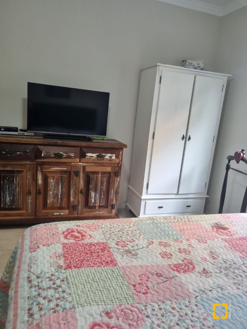 Casa com 567m², 6 quartos (sendo 2 suítes), 3 garagens, no bairro Ingleses em Florianópolis