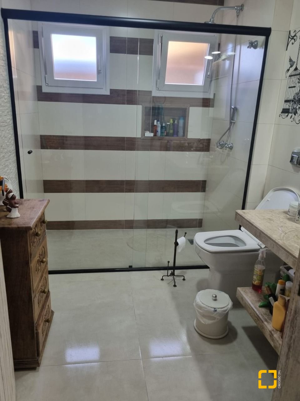 Casa com 567m², 6 quartos (sendo 2 suítes), 3 garagens, no bairro Ingleses em Florianópolis