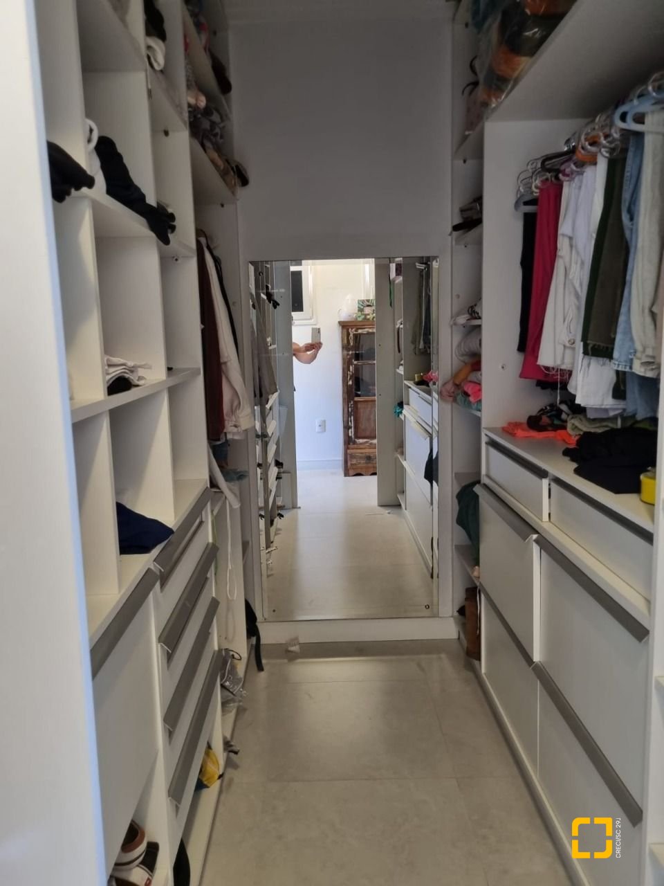 Casa com 567m², 6 quartos (sendo 2 suítes), 3 garagens, no bairro Ingleses em Florianópolis