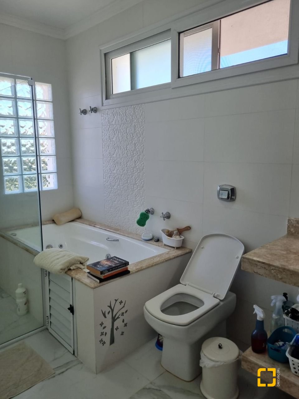 Casa com 567m², 6 quartos (sendo 2 suítes), 3 garagens, no bairro Ingleses em Florianópolis