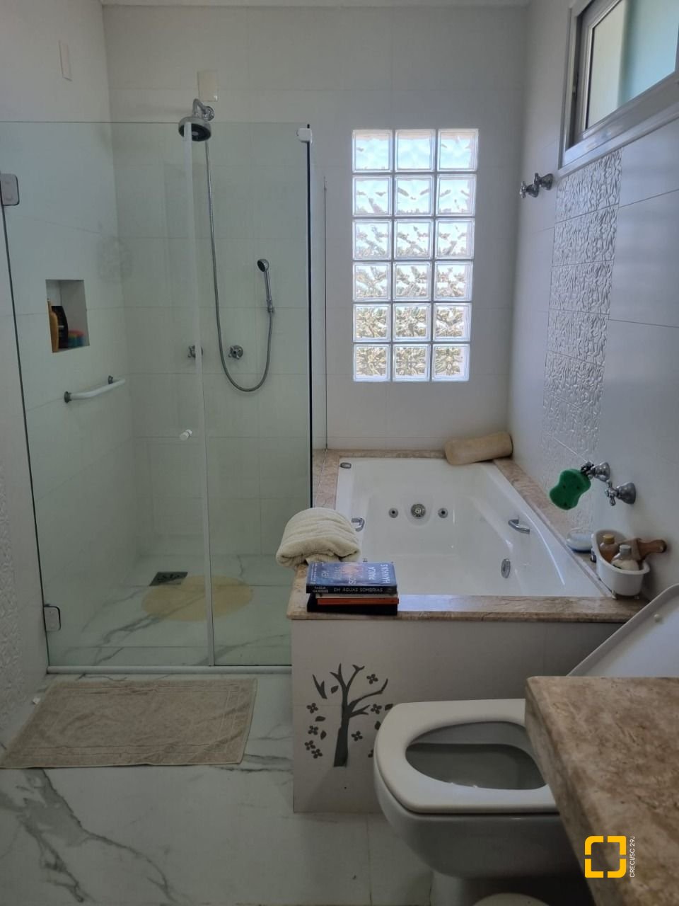 Casa com 567m², 6 quartos (sendo 2 suítes), 3 garagens, no bairro Ingleses em Florianópolis