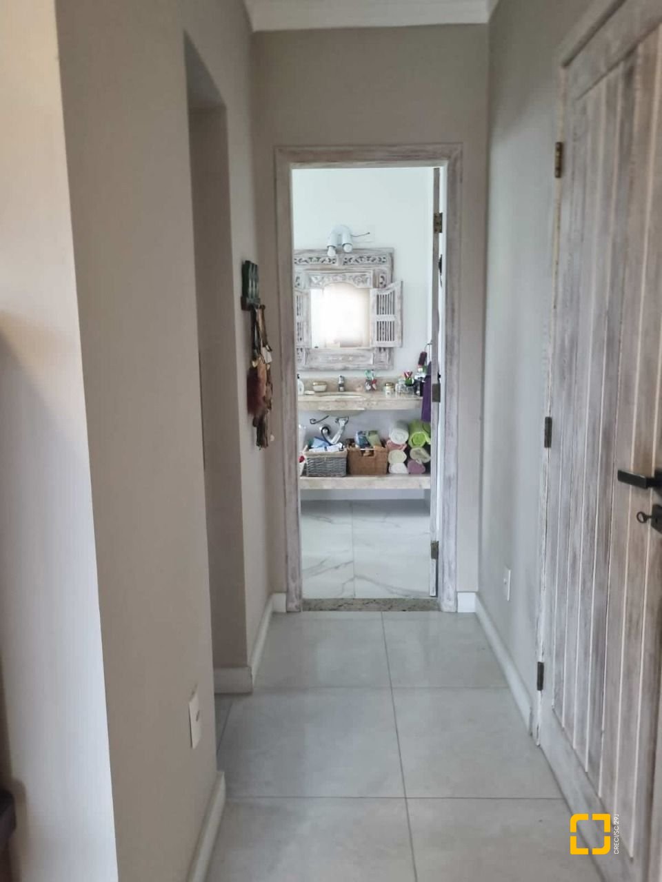 Casa com 567m², 6 quartos (sendo 2 suítes), 3 garagens, no bairro Ingleses em Florianópolis