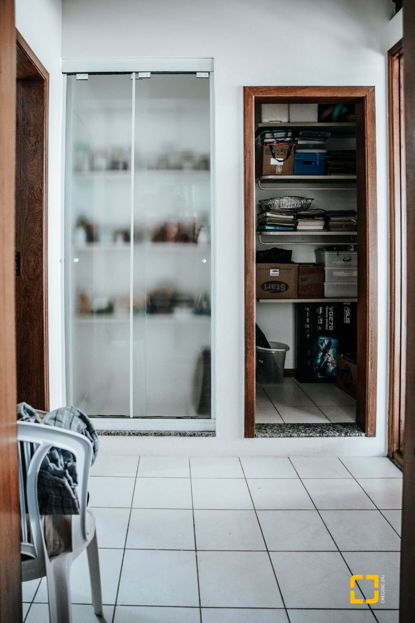 Casa de Condomínio com 300m², 4 quartos (sendo 1 suíte), 4 garagens, no bairro Rio Tavares em Florianópolis