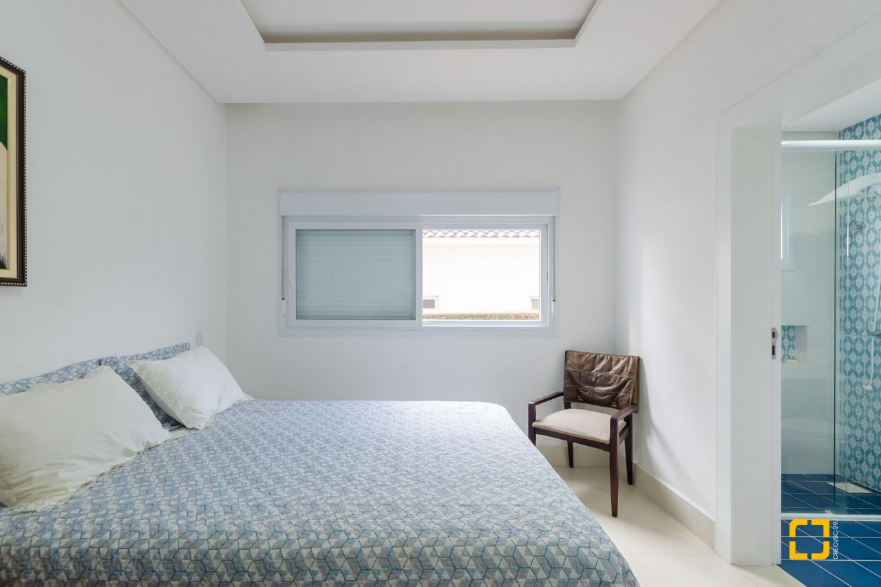 Casa com 393m², 9 quartos (sendo 4 suítes), 2 garagens, no bairro Jurerê Internacional em Florianópolis