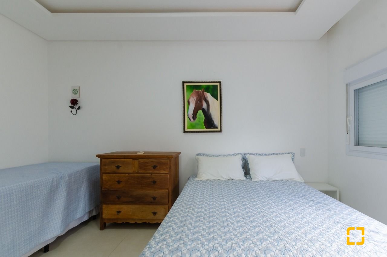 Casa com 393m², 9 quartos (sendo 4 suítes), 2 garagens, no bairro Jurerê Internacional em Florianópolis