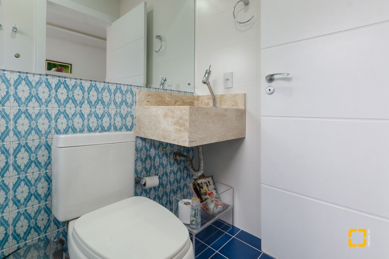 Casa com 393m², 9 quartos (sendo 4 suítes), 2 garagens, no bairro Jurerê Internacional em Florianópolis