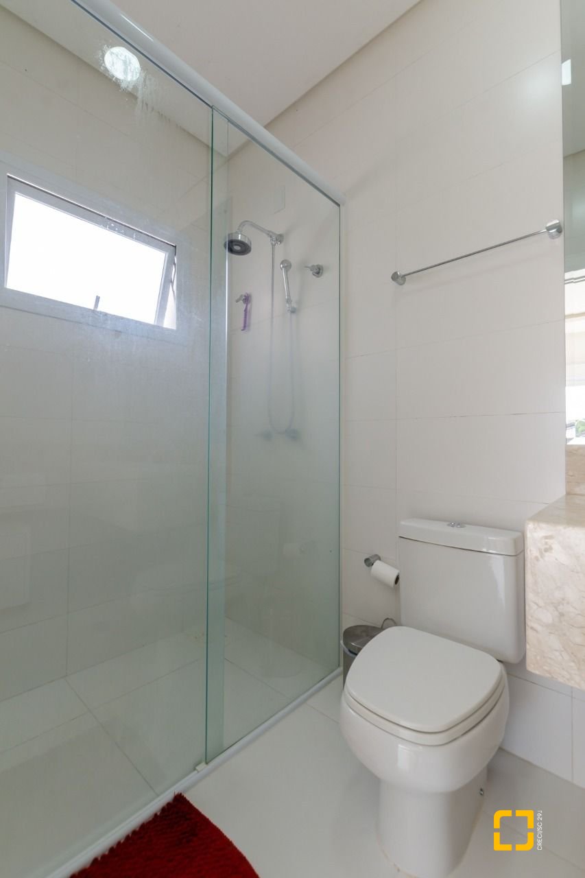 Casa com 393m², 9 quartos (sendo 4 suítes), 2 garagens, no bairro Jurerê Internacional em Florianópolis