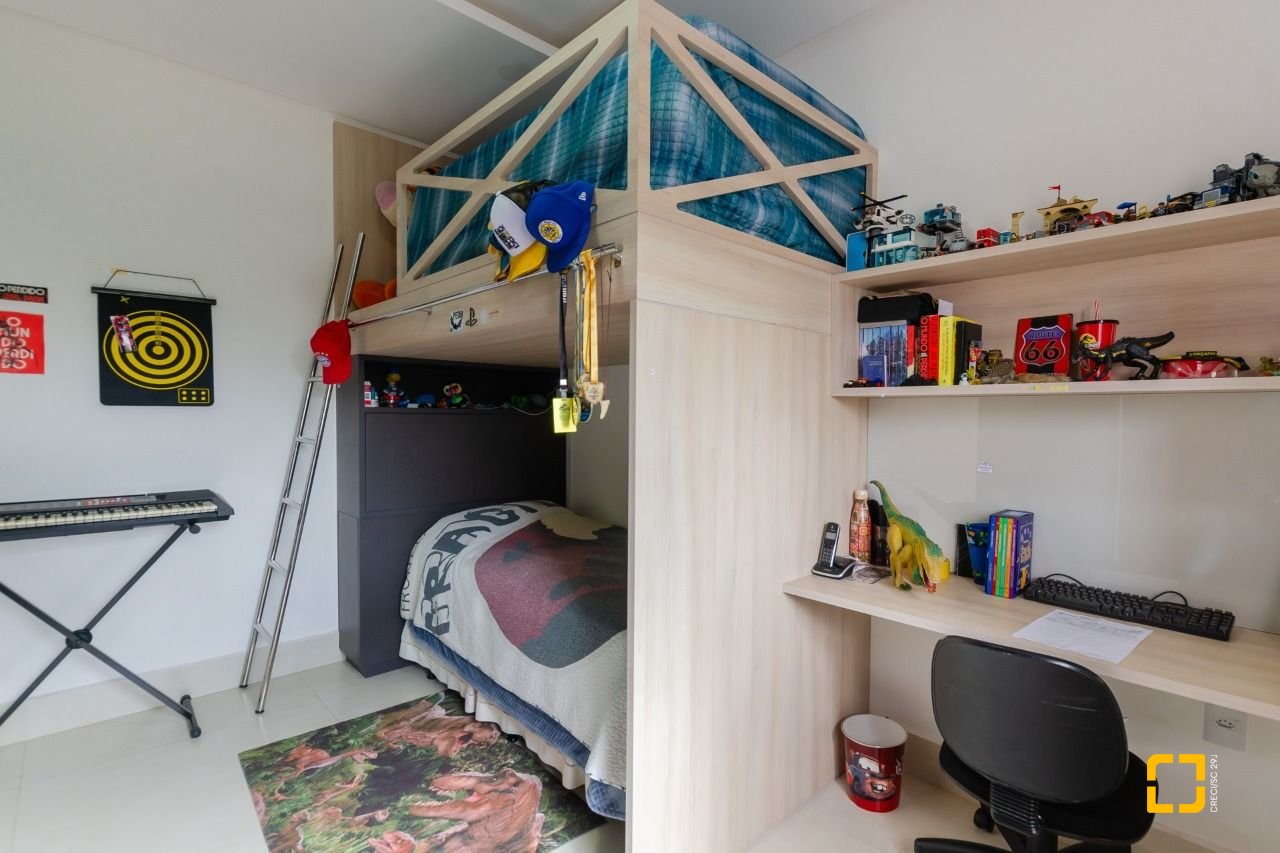Casa com 393m², 9 quartos (sendo 4 suítes), 2 garagens, no bairro Jurerê Internacional em Florianópolis