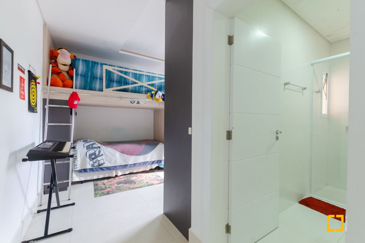 Casa com 393m², 9 quartos (sendo 4 suítes), 2 garagens, no bairro Jurerê Internacional em Florianópolis