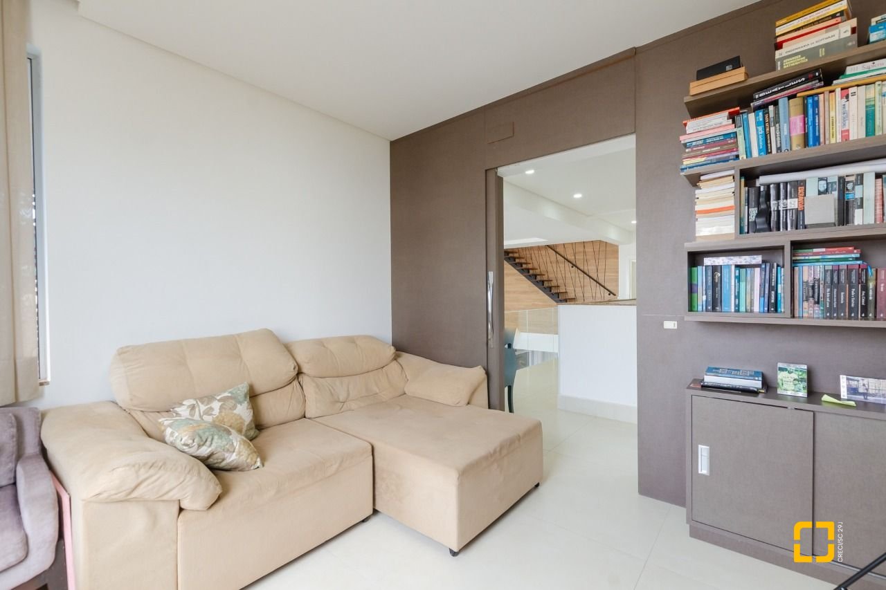 Casa com 393m², 9 quartos (sendo 4 suítes), 2 garagens, no bairro Jurerê Internacional em Florianópolis