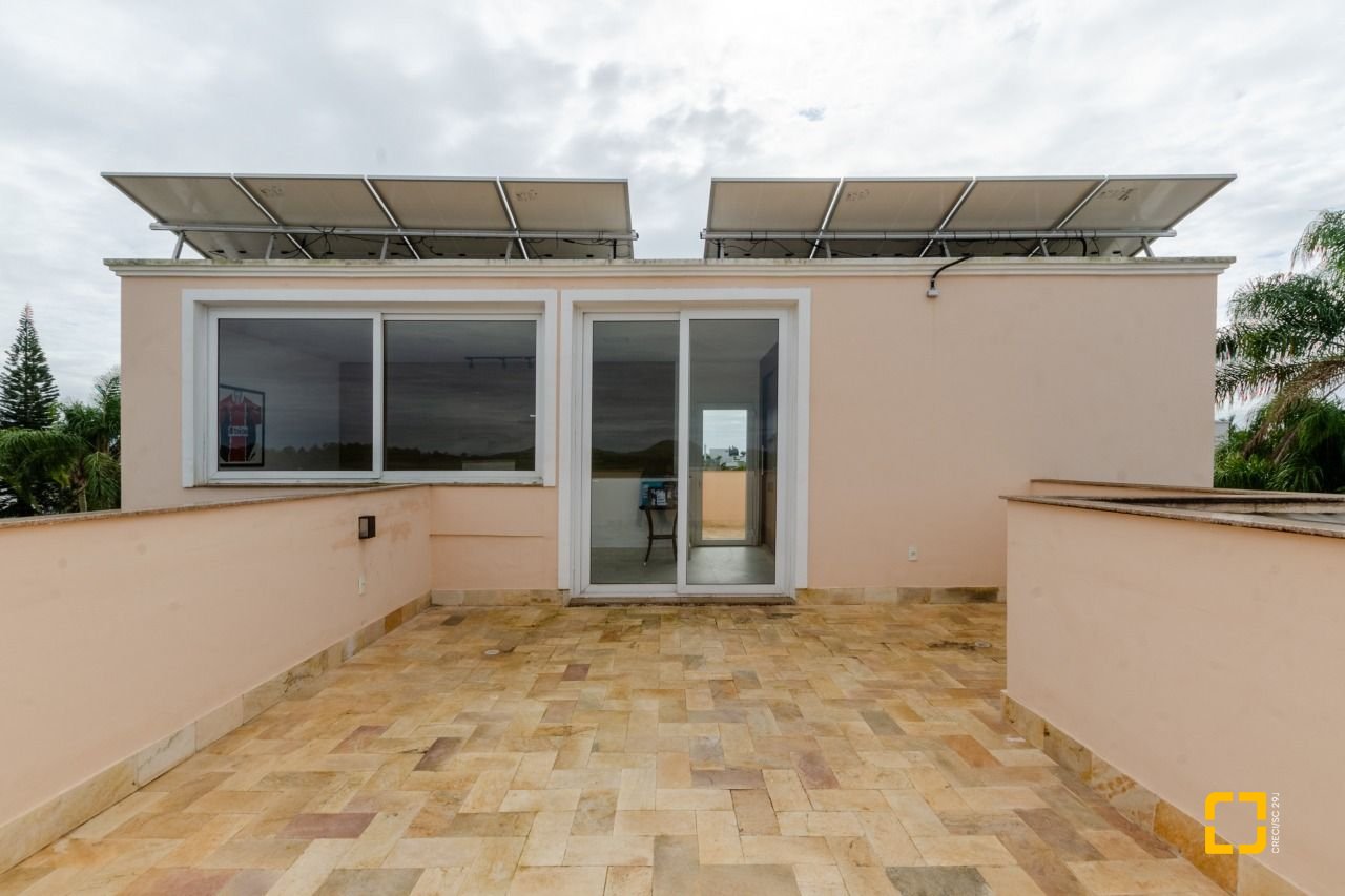 Casa com 393m², 9 quartos (sendo 4 suítes), 2 garagens, no bairro Jurerê Internacional em Florianópolis