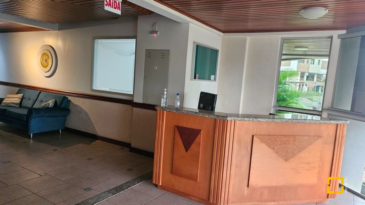 Apartamento com 114m², 4 quartos (sendo 1 suíte), 2 garagens, no bairro Coqueiros em Florianópolis