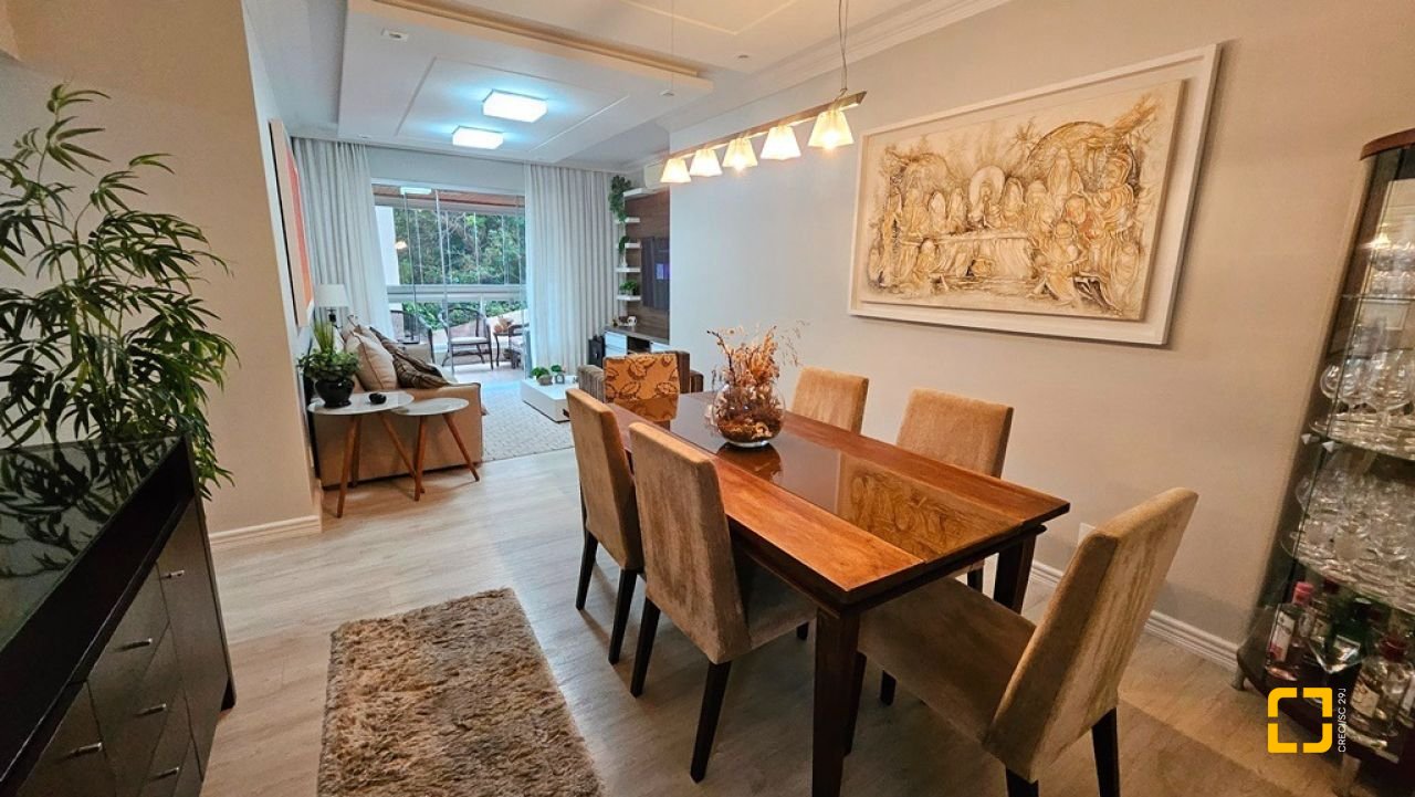 Apartamento com 114m², 4 quartos (sendo 1 suíte), 2 garagens, no bairro Coqueiros em Florianópolis