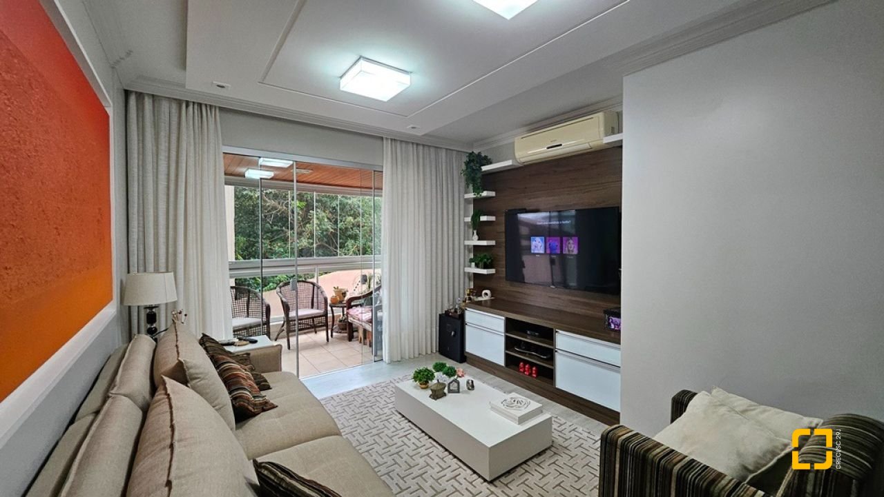 Apartamento com 114m², 4 quartos (sendo 1 suíte), 2 garagens, no bairro Coqueiros em Florianópolis
