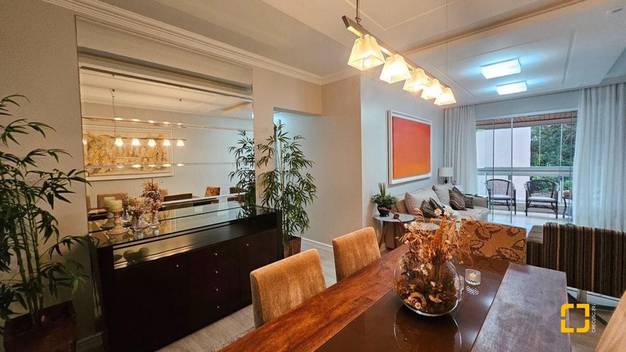 Apartamento com 114m², 4 quartos (sendo 1 suíte), 2 garagens, no bairro Coqueiros em Florianópolis