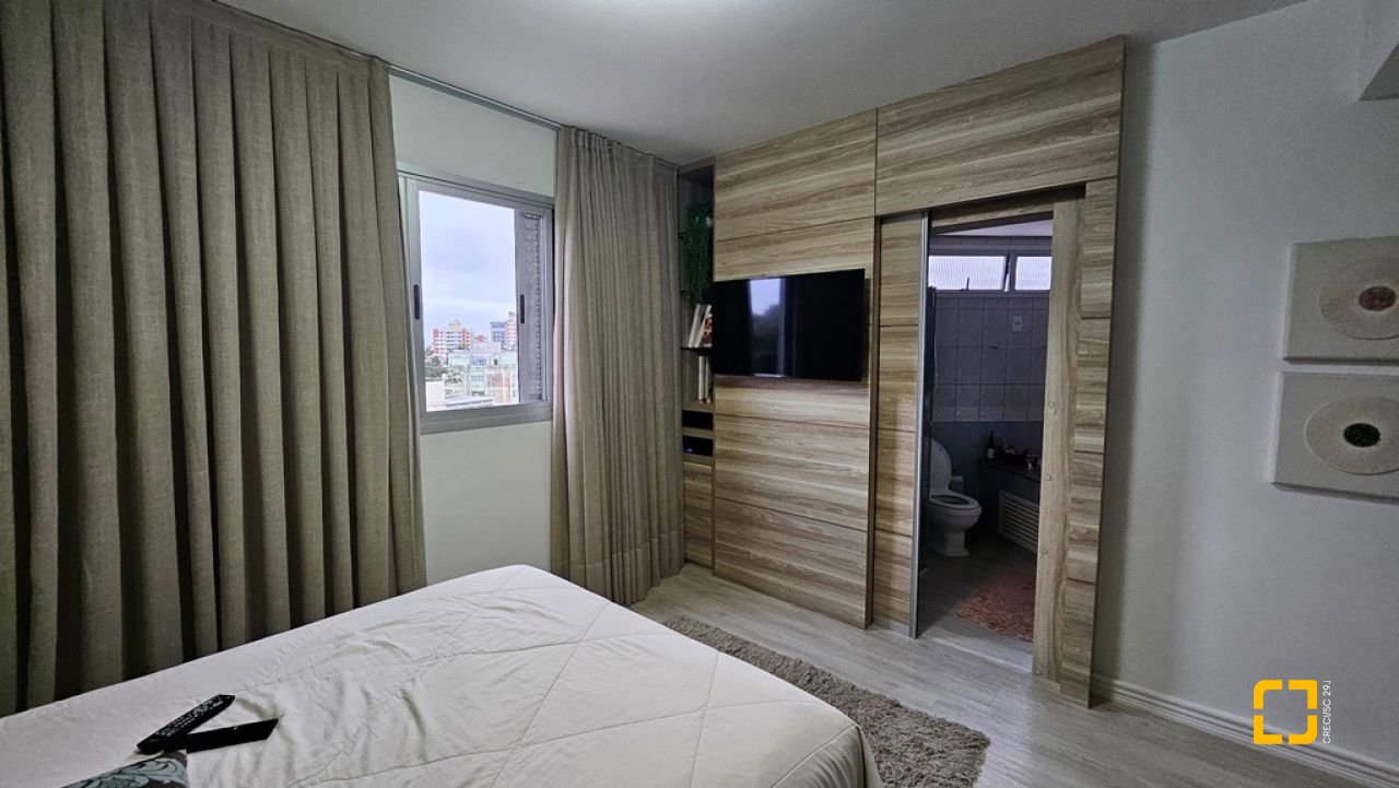 Apartamento com 114m², 4 quartos (sendo 1 suíte), 2 garagens, no bairro Coqueiros em Florianópolis