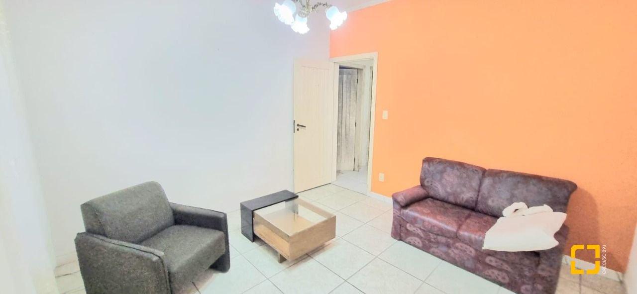 Casa com 100m², 5 quartos, 3 garagens, no bairro Carvoeira em Florianópolis