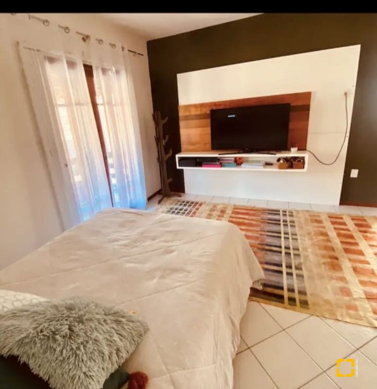 Casa com 295m², 7 quartos (sendo 2 suítes), no bairro Córrego Grande em Florianópolis