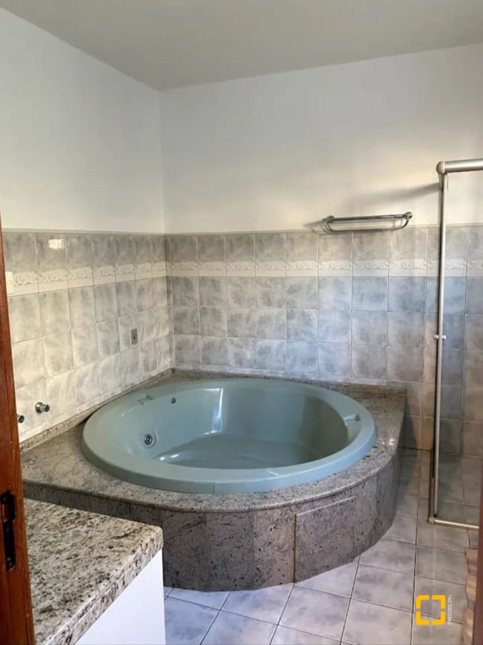 Casa com 295m², no bairro Córrego Grande em Florianópolis