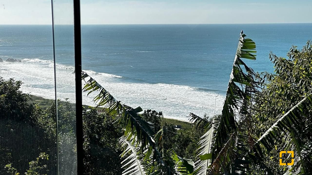 Casa com 125m², 4 quartos, 5 garagens, no bairro Lagoa da Conceição em Florianópolis
