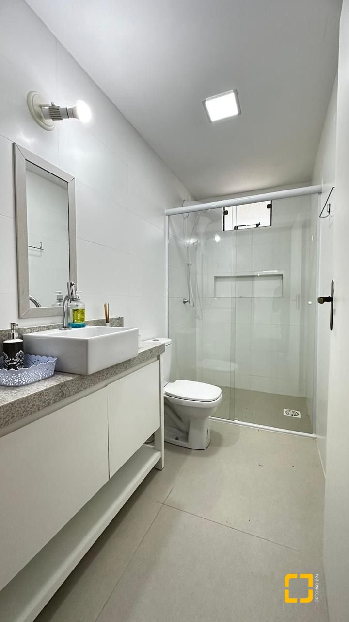 Casa com 125m², 4 quartos, 5 garagens, no bairro Lagoa da Conceição em Florianópolis