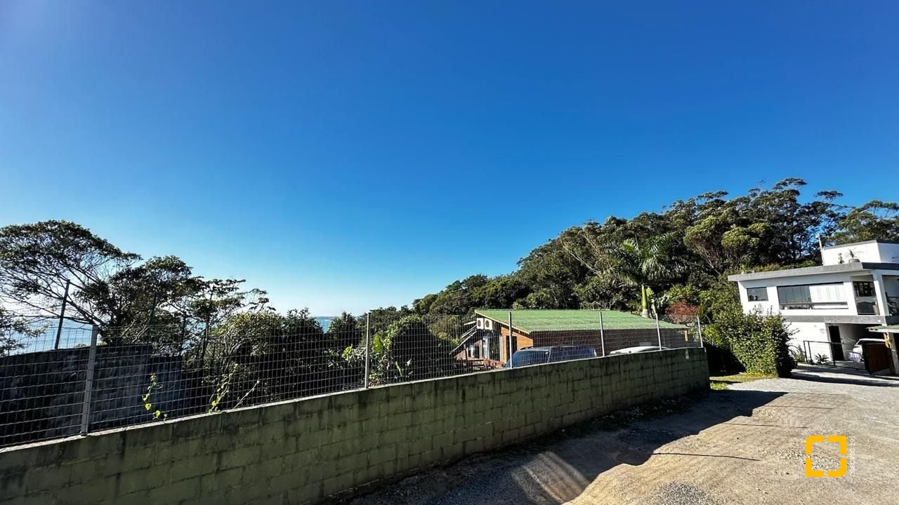 Casa com 125m², 4 quartos, 5 garagens, no bairro Lagoa da Conceição em Florianópolis