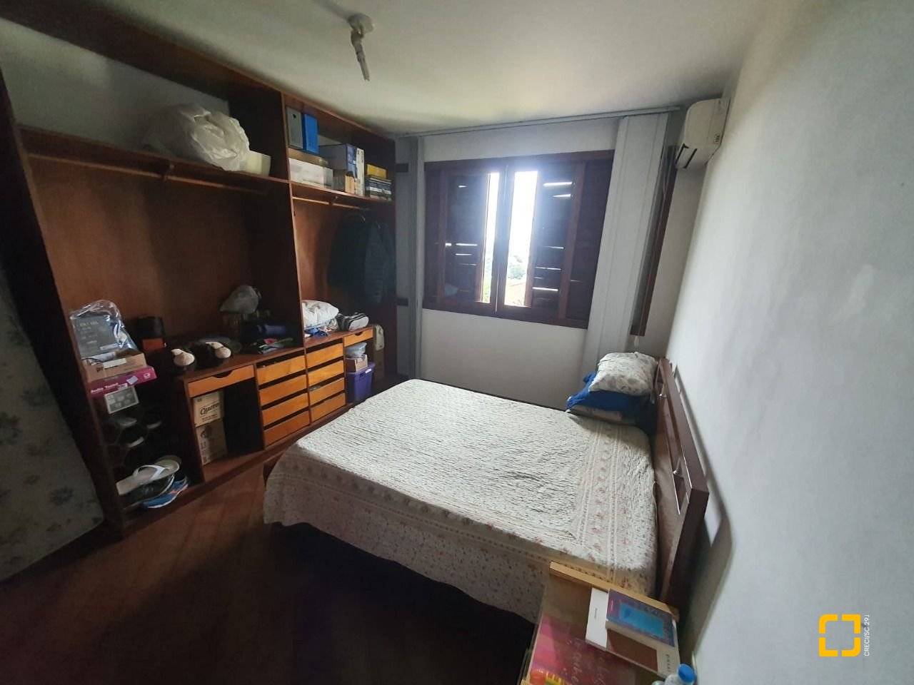 Casa com 349m², 8 quartos (sendo 2 suítes), 3 garagens, no bairro Carvoeira em Florianópolis