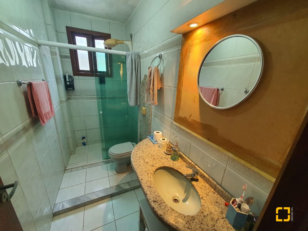 Casa com 349m², 8 quartos (sendo 2 suítes), 3 garagens, no bairro Carvoeira em Florianópolis