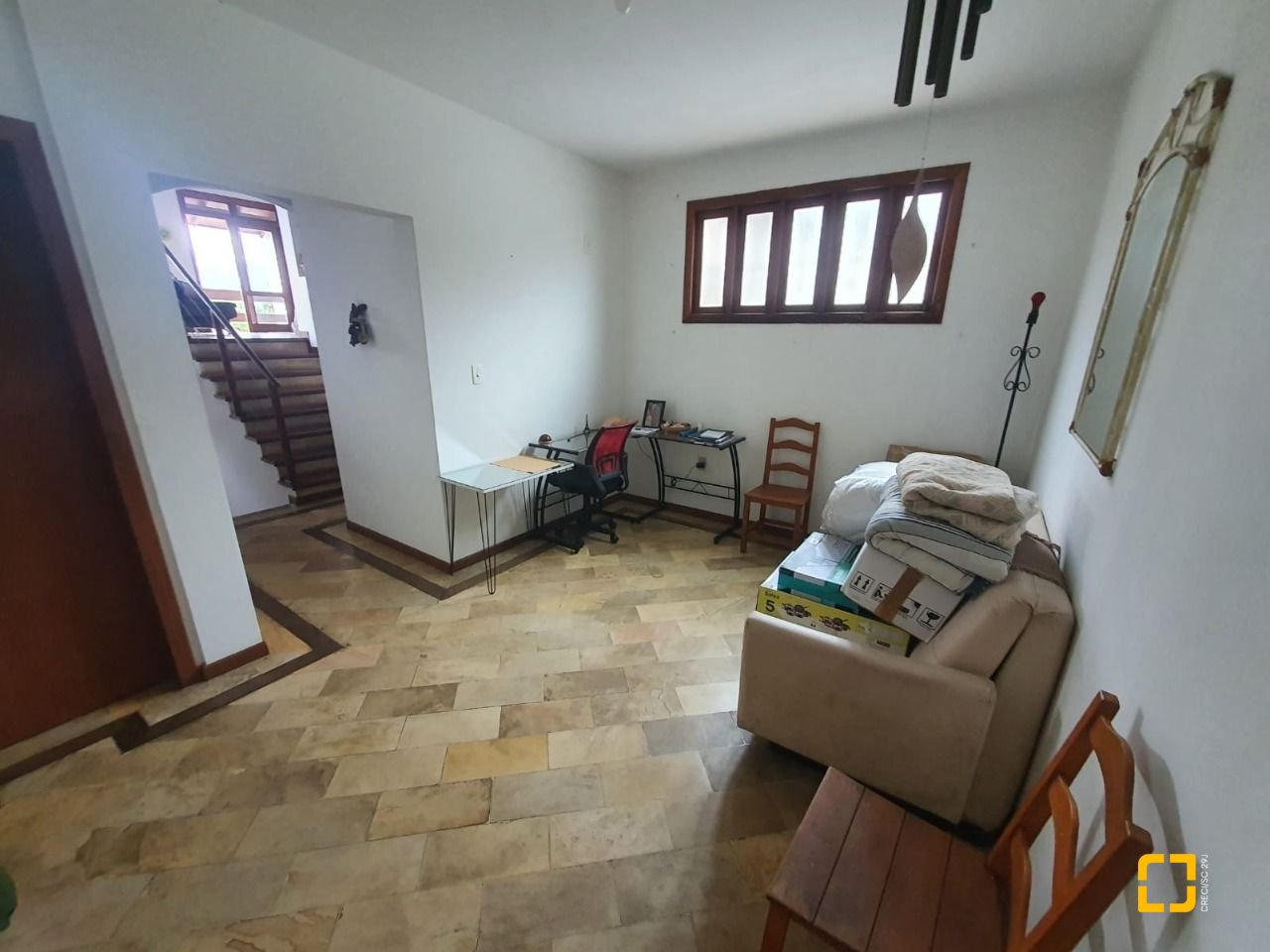 Casa com 349m², 8 quartos (sendo 2 suítes), 3 garagens, no bairro Carvoeira em Florianópolis
